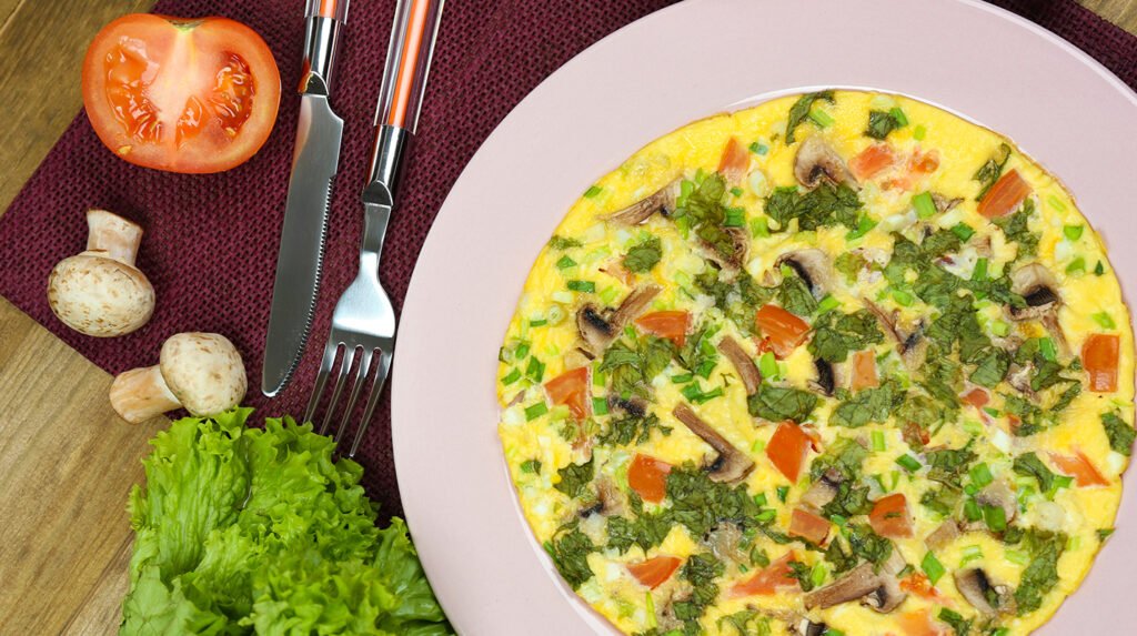 أومليت بالخضار والجبن