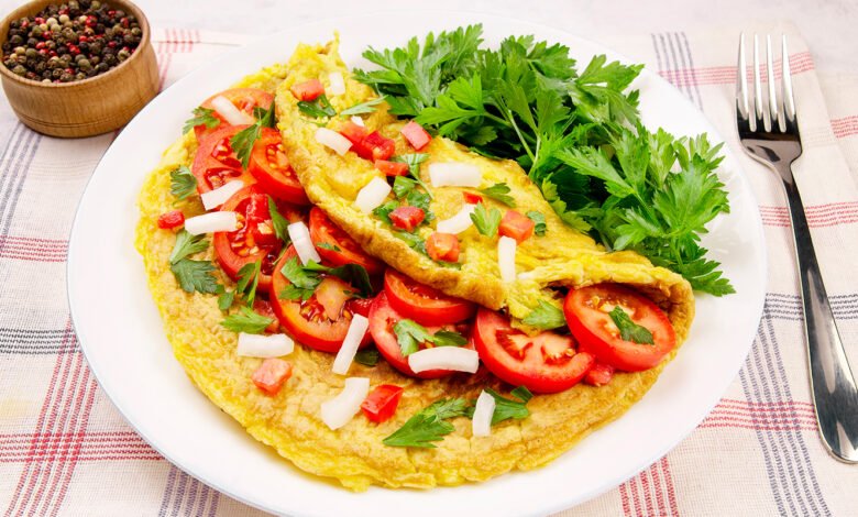 أومليت بالخضار والجبن