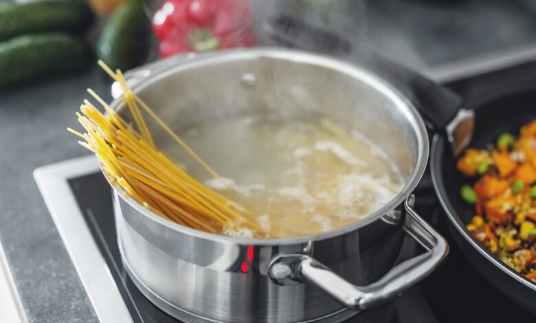 السلق بالطبخ