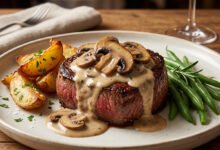 ستيك اللحم بصوص المشروم والكريمة